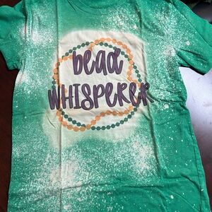 Green Bead Whisperer Women's Short Sleeve Mardi Gras Tee